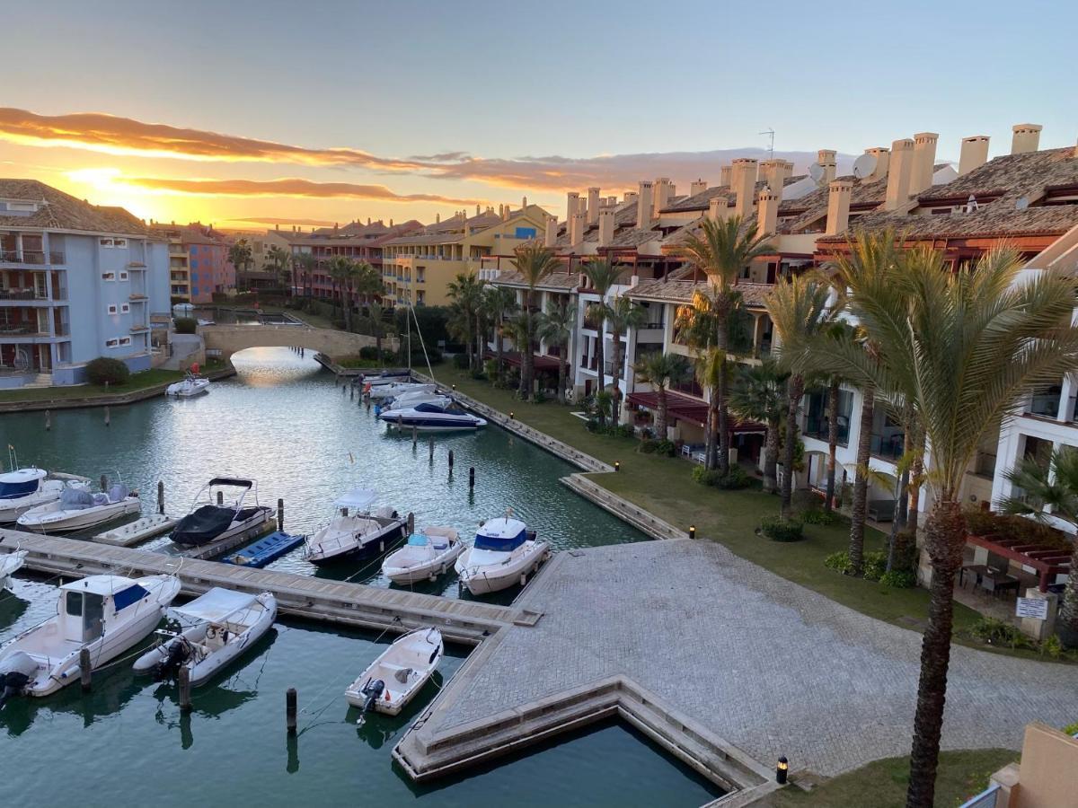 Apartamento Con Terraza Sobre La Marina De Sotogrande San Roque  Zewnętrze zdjęcie