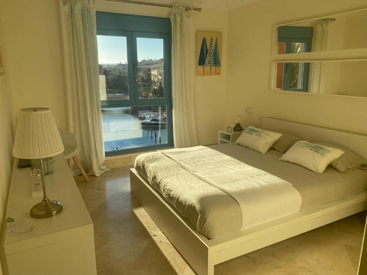 Apartamento Con Terraza Sobre La Marina De Sotogrande San Roque  Zewnętrze zdjęcie
