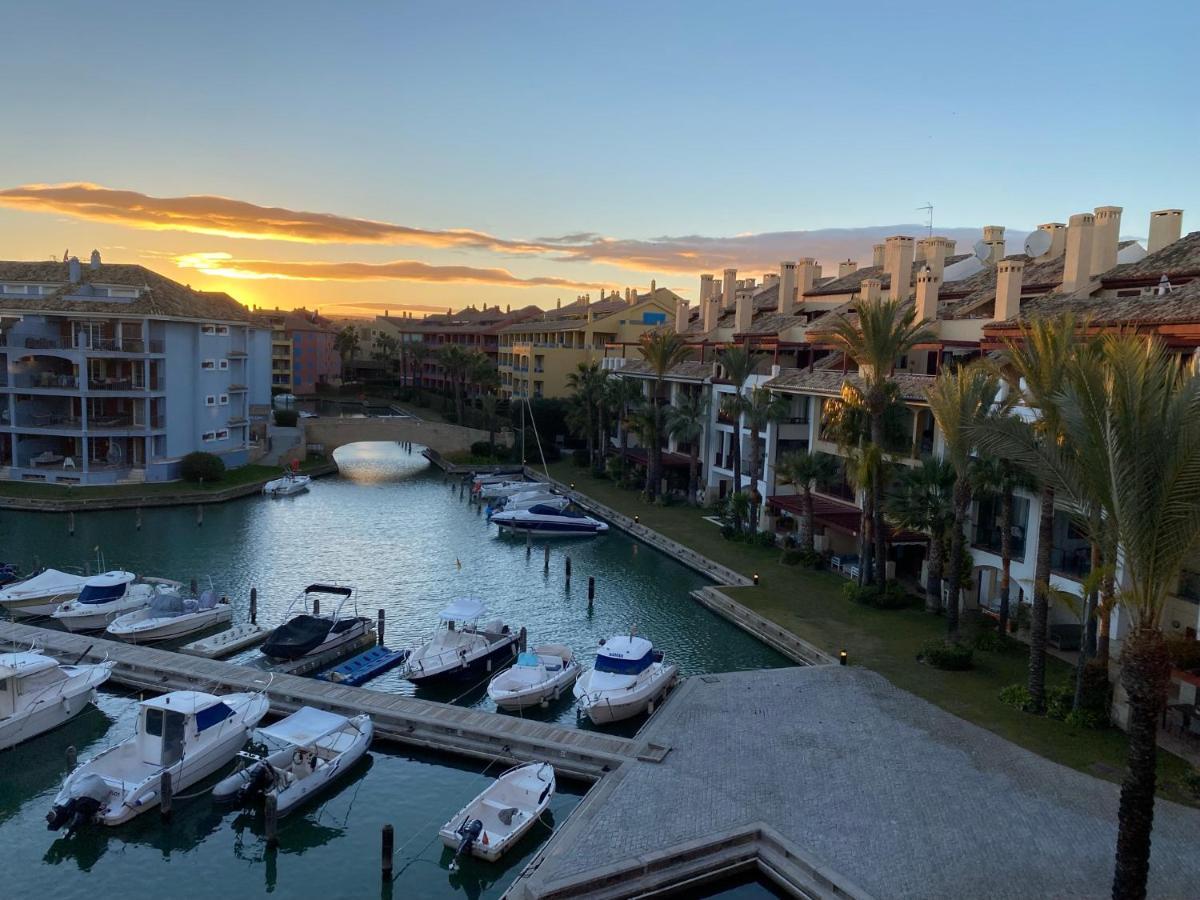 Apartamento Con Terraza Sobre La Marina De Sotogrande San Roque  Zewnętrze zdjęcie