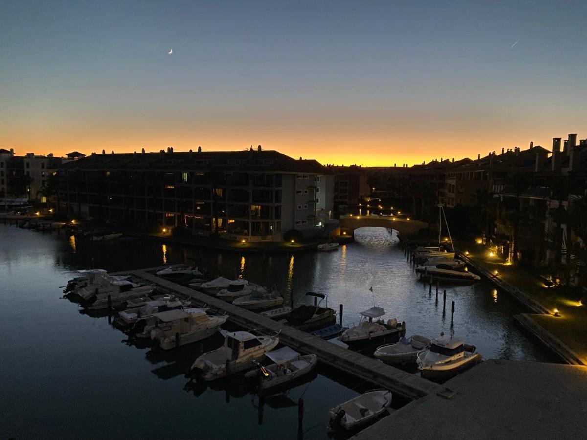 Apartamento Con Terraza Sobre La Marina De Sotogrande San Roque  Zewnętrze zdjęcie