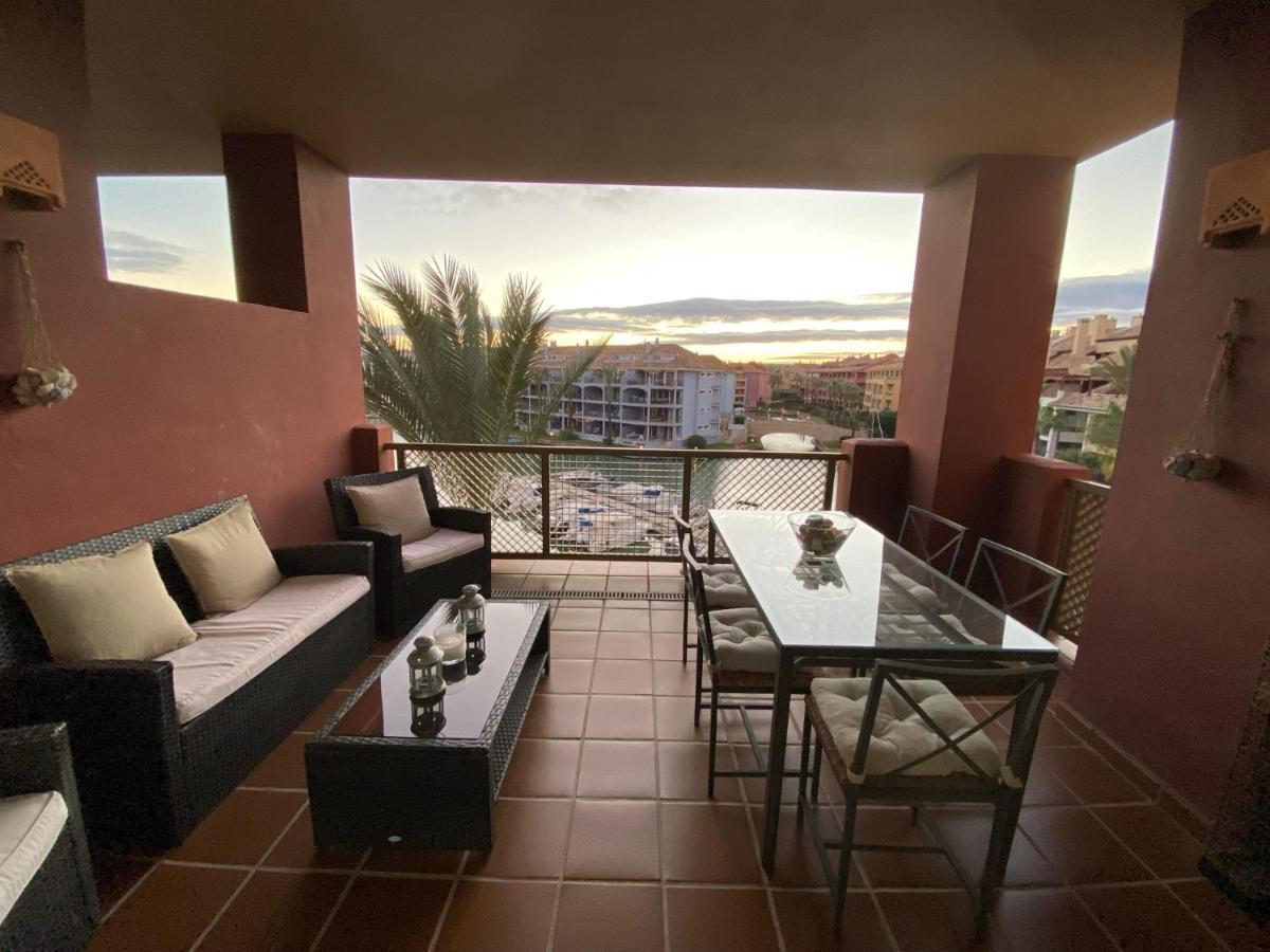 Apartamento Con Terraza Sobre La Marina De Sotogrande San Roque  Zewnętrze zdjęcie